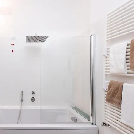 לינה וארוחת בוקר Angioy 18