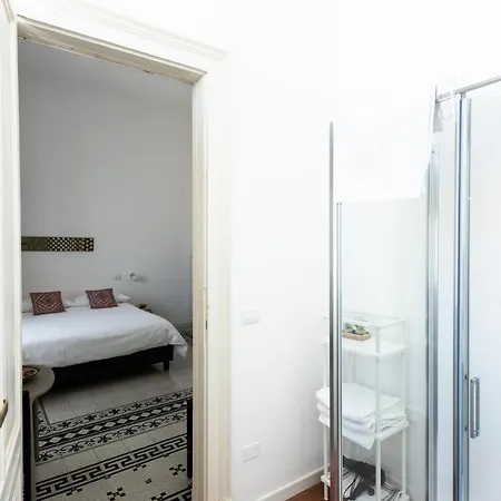 Angioy 18 לינה וארוחת בוקר קליארי